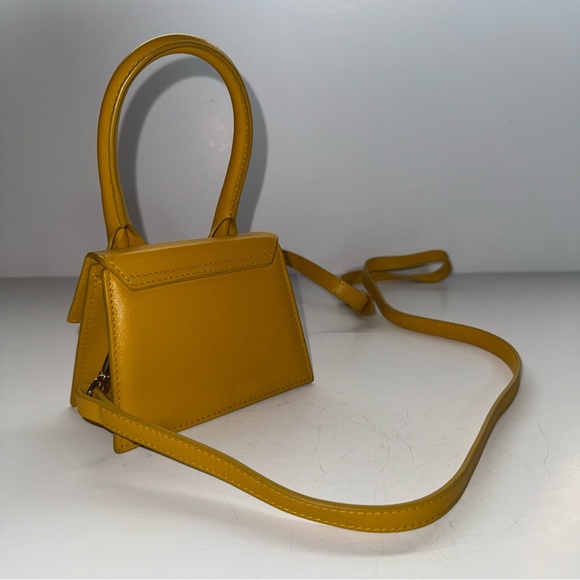 Jacquemus
Le Chiquito Mini Satchel Bag - Picture 3 of 7